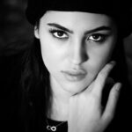 Yaşasın yasak sevişmelerden doğan şiirler..