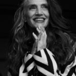 Aynaya baktığım zaman, kendi yüzümü görebiliyorum.